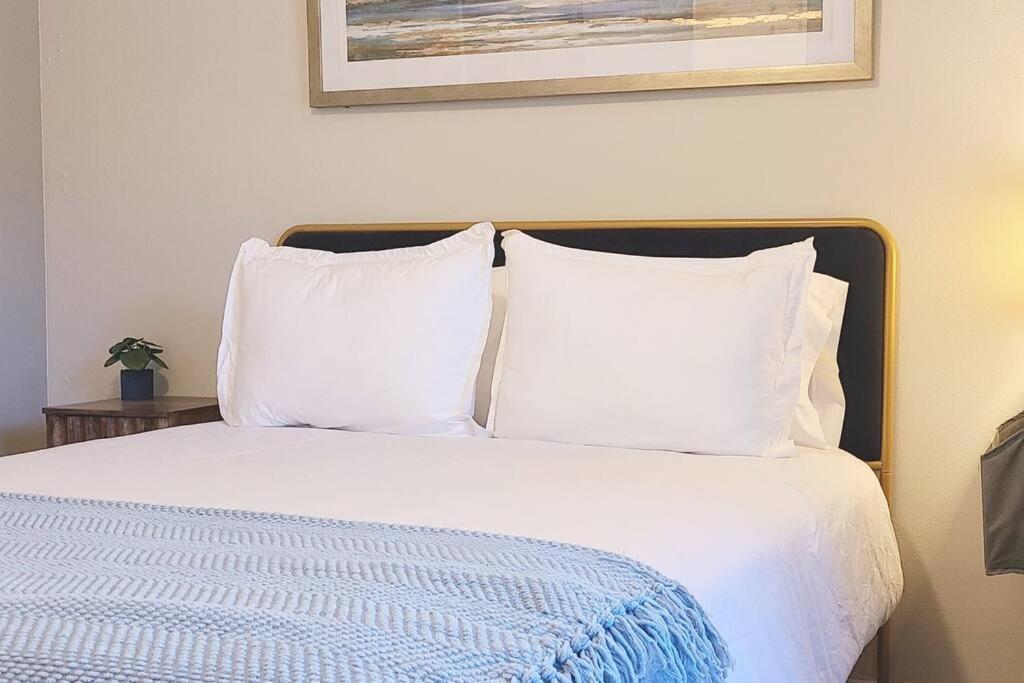Centrally Located In Rogers And Bentonville! -Private Rooms エクステリア 写真