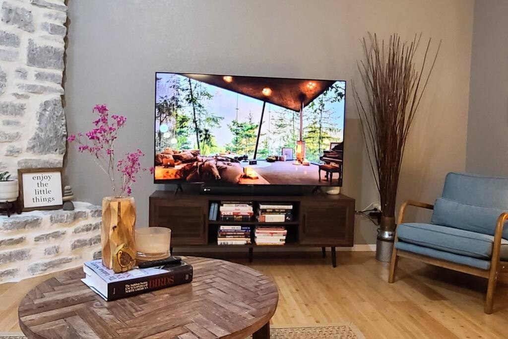 Centrally Located In Rogers And Bentonville! -Private Rooms エクステリア 写真